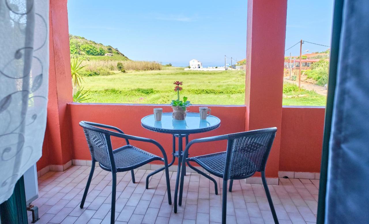 Logas Beach Studios Peroulades  Exterior photo